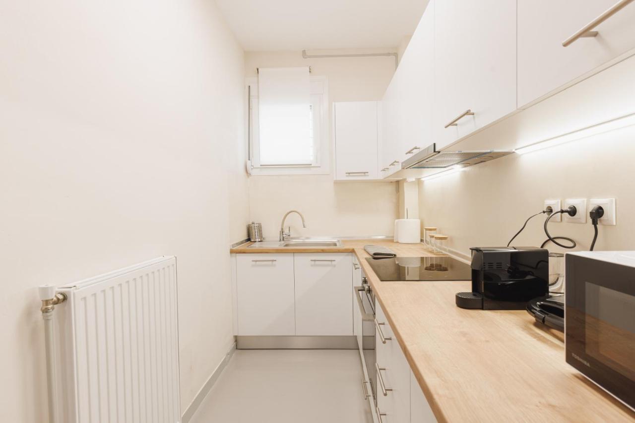 Fully Renovated Luxurious Semi-Basement Studio Athènes Extérieur photo